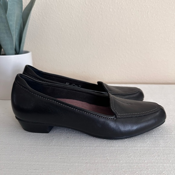 New Clarks Active Air Black Leather Stitched Loafers Women’s 8.5N - Picture 5 of 12